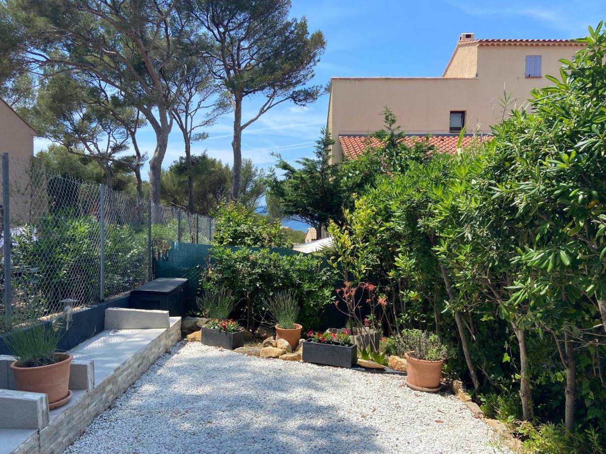 Entier T2 Climatise, Parking Gratuit, Jardin, A 2min A Pied Sanary-sur-Mer