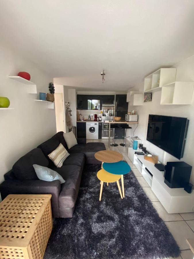 Apartment Entier T2 Climatise, Parking Gratuit, Jardin, A 2min A Pied Sanary-sur-Mer